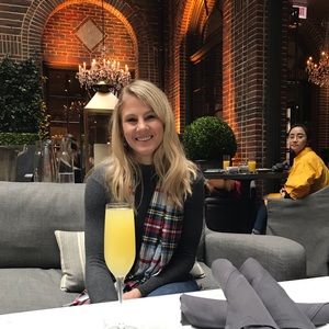 Meet your Posher, Julia